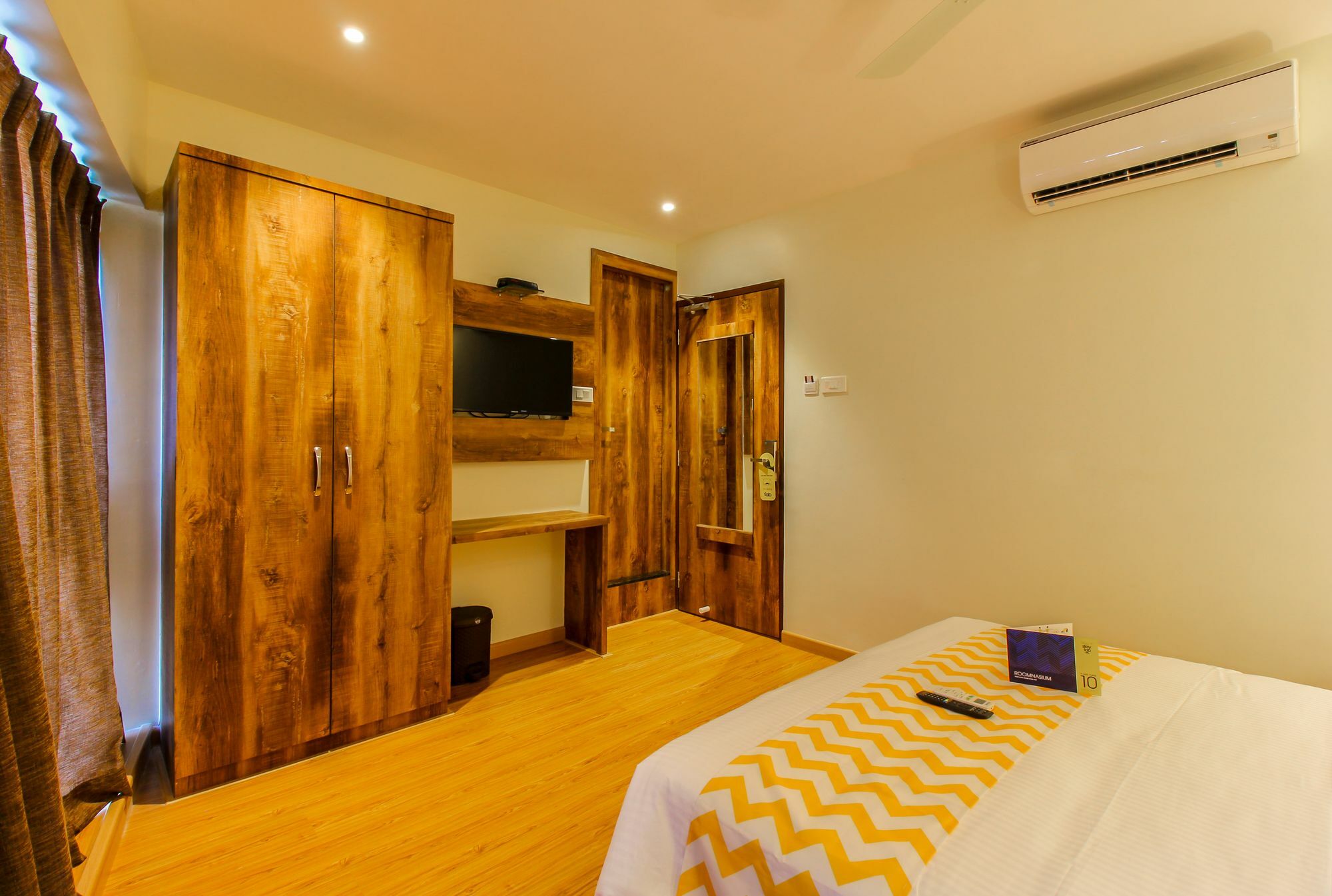Fluorescent By Bizzgrow Hotels International Airport - Formerly Known As Byaris International Mumbai Exterior photo