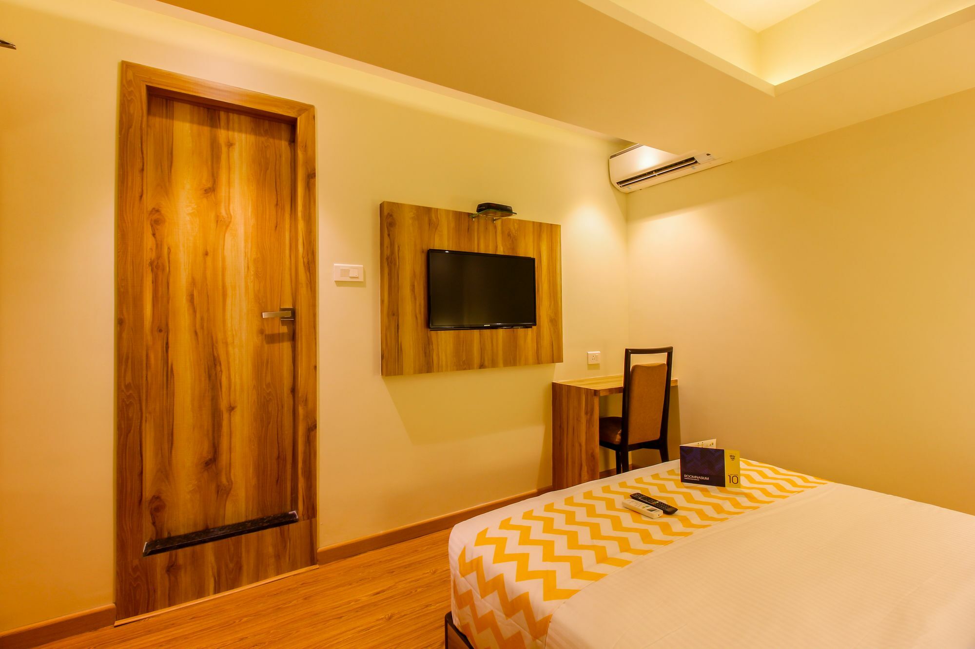 Fluorescent By Bizzgrow Hotels International Airport - Formerly Known As Byaris International Mumbai Exterior photo