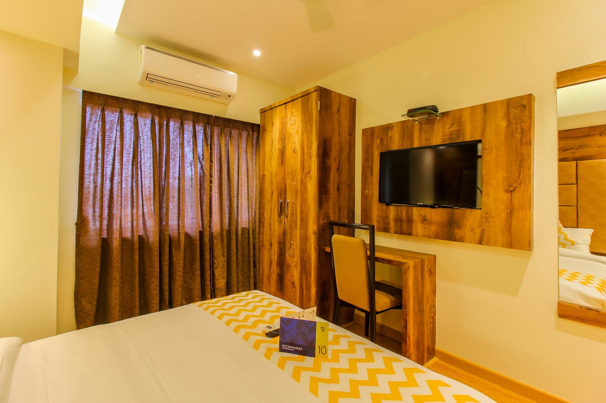 Fluorescent By Bizzgrow Hotels International Airport - Formerly Known As Byaris International Mumbai Exterior photo